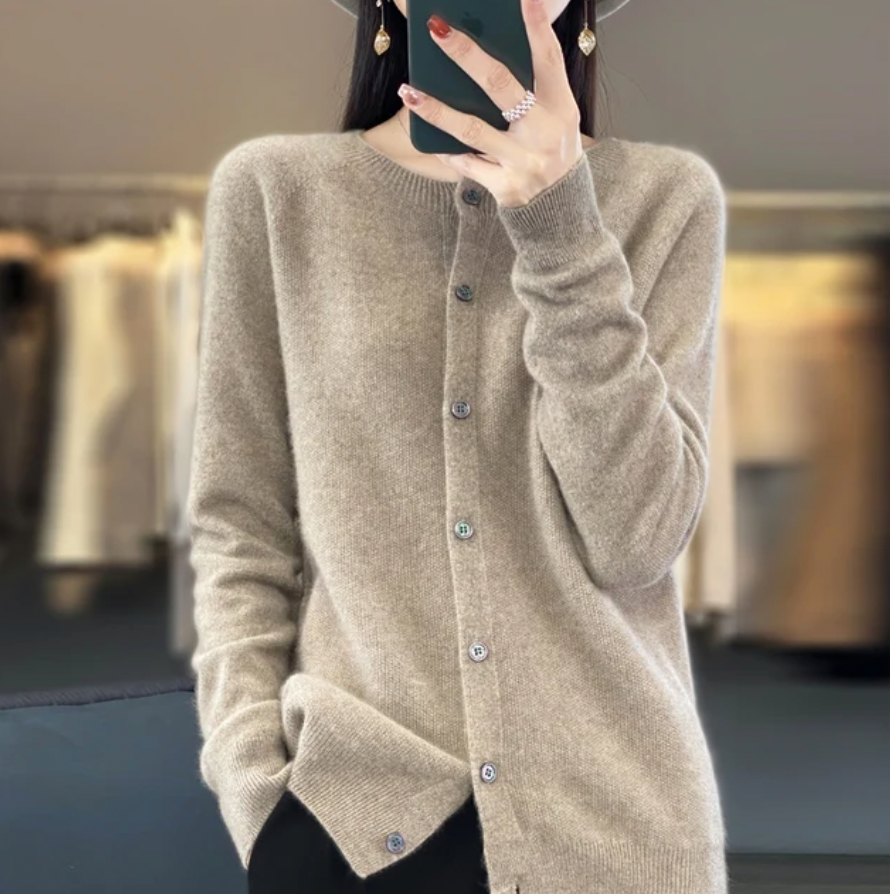 Vilora™ - Soft Button-Up Cardigan